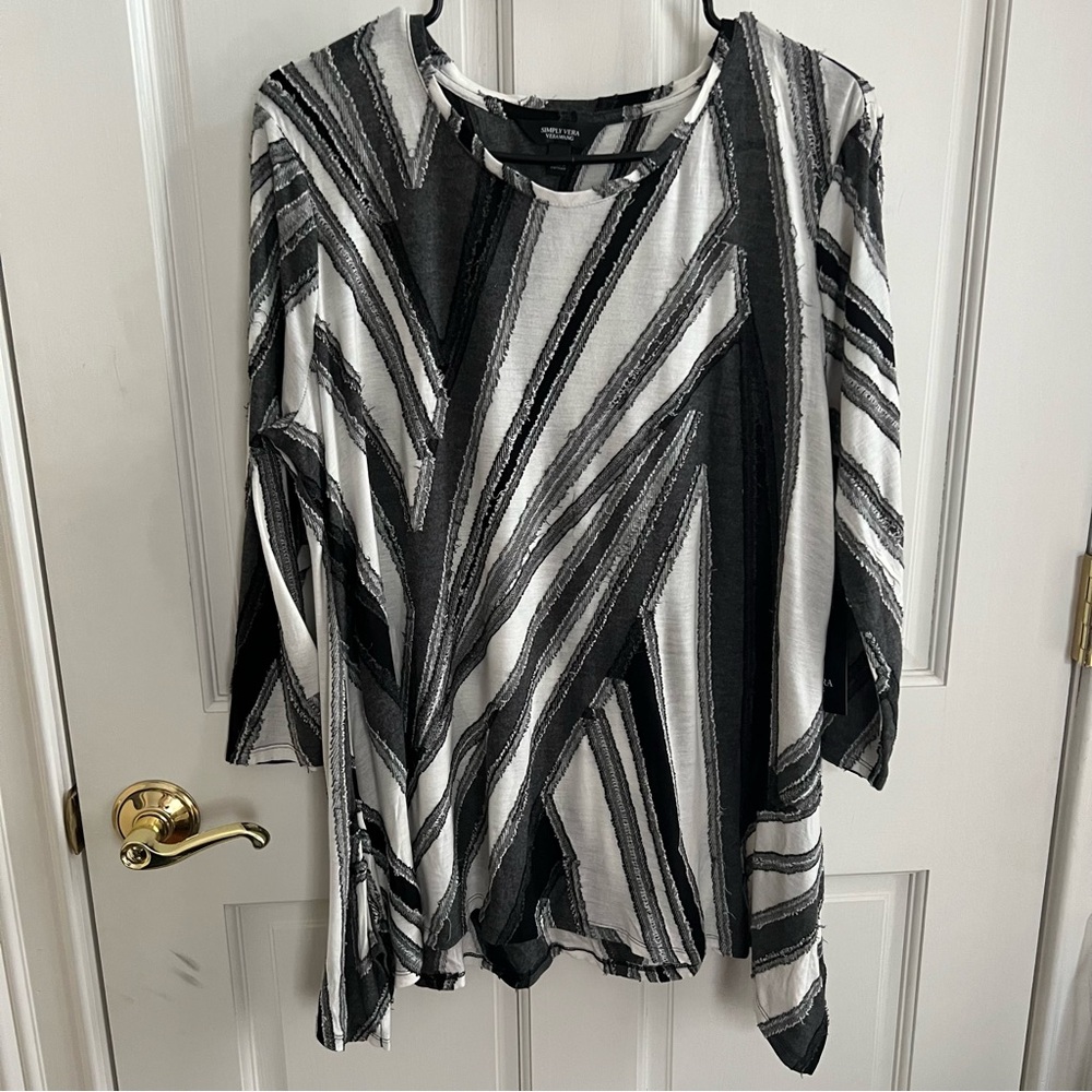 NWT SIMPLY VERA VERA WANG 3/4 Sleeve Textured Torn Look Top Size Large